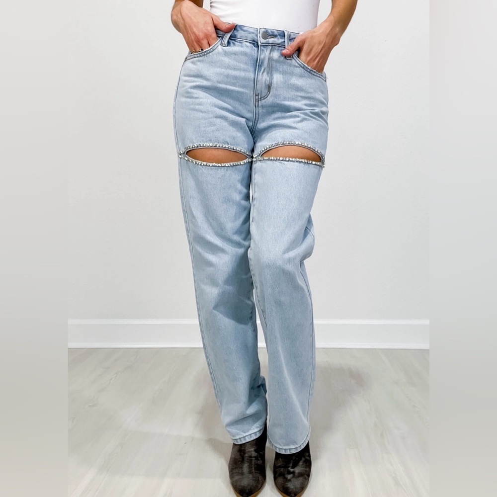 Judy Blue Light Blue Straight-Leg Jeans with Rhinestone-Thigh Cutouts NWT